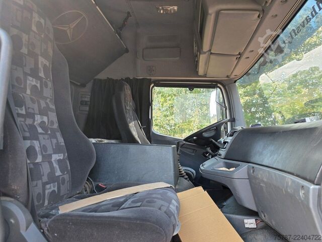 Samochód z wymienną zabudową MERCEDES-BENZ 1524 BDF mit Klima, Ladebordwand, 2 x Bett