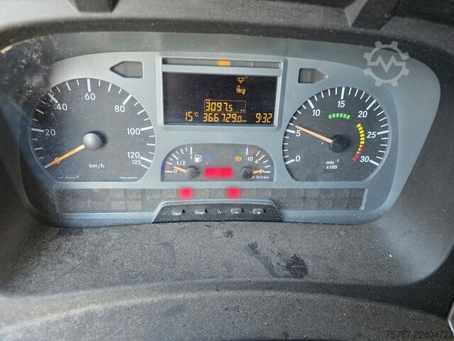 Samochód z wymienną zabudową MERCEDES-BENZ 1524 BDF mit Klima, Ladebordwand, 2 x Bett