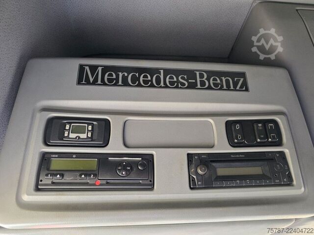 Samochód z wymienną zabudową MERCEDES-BENZ 1524 BDF mit Klima, Ladebordwand, 2 x Bett