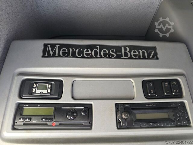 Samochód z wymienną zabudową MERCEDES-BENZ 1524 BDF mit Klima, Ladebordwand, 2 x Bett