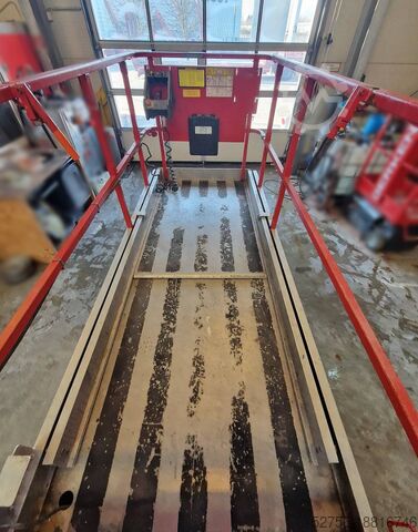 Ascensor cu foarfecă JLG 3246 ES