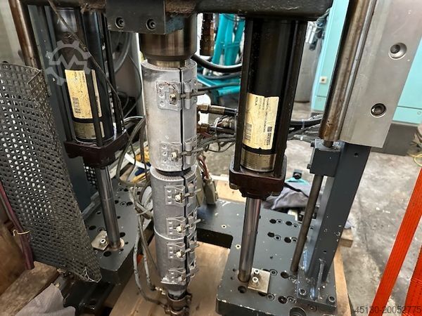 Spritzgießmaschine FERROMATIK MILACRON K110D-S/2F