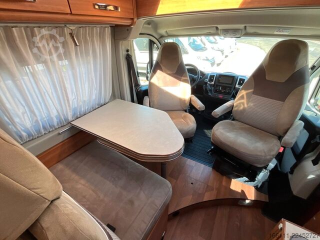 Kamper kombi GLOBECAR Globescout - Festbett - Markise - Klima - AHK -