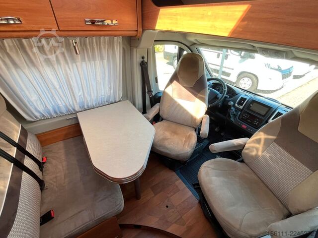 Kamper kombi GLOBECAR Globescout - Festbett - Markise - Klima - AHK -