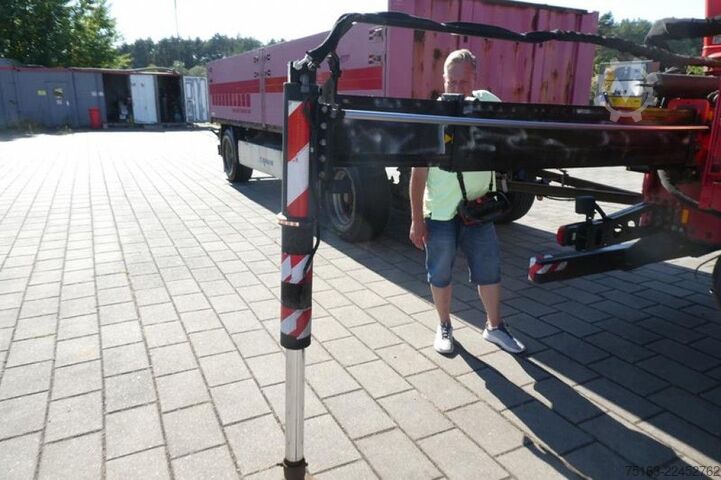 Lastbilsmonterad kran MERCEDES-BENZ Antos 1830 L Pritsche Heckkran Funk