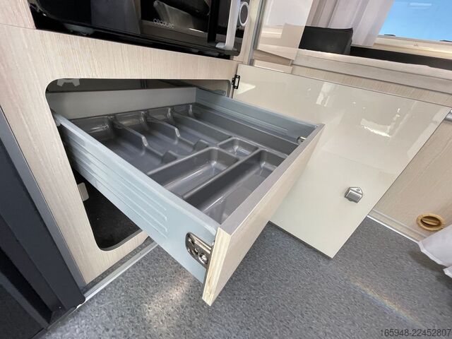 Camper semintegrato ACROSS AERO 651 CPH | *Rollstuhlgerecht mit hydr. Lift*