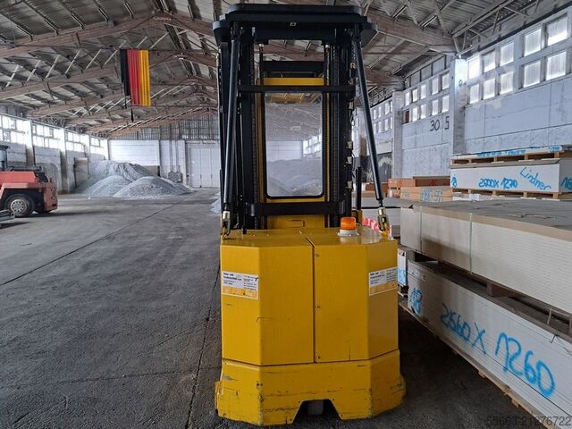 Hochhubkommissionierer No 02 Yale MO10S