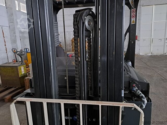 Reach Truck No 03 yale MR14 AC