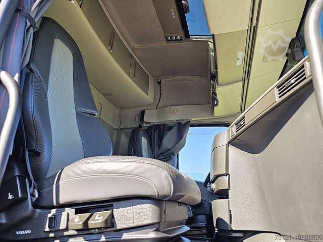 Standard-SZM VOLVO FH 500 LEATHER NAVI SKIRTS