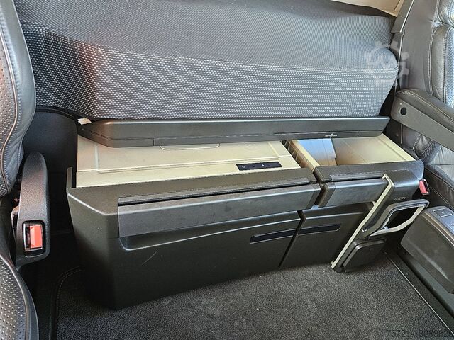 Standard-SZM VOLVO FH 500 LEATHER NAVI SKIRTS