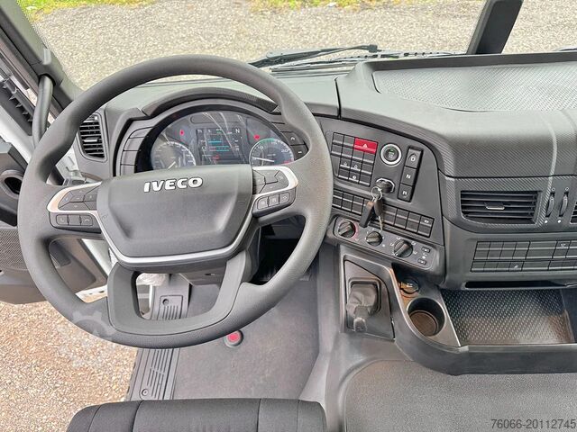 Chassis met cabine Iveco T-Way AD380T43-3800 AT Chassis Cabin (11 units)