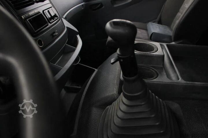 Kipper Mercedes-Benz Axor 1833 + tipper + manual