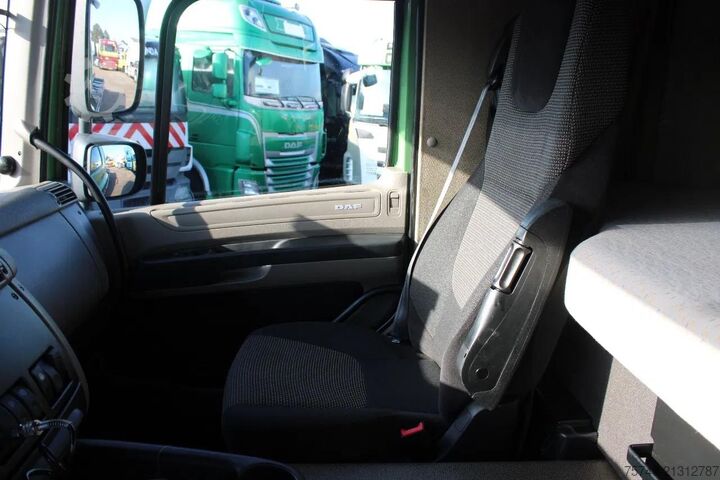 Containertransport (haakarmsysteem) DAF CF 85.460 8X4 + 30  TON VDL hook + euro 5