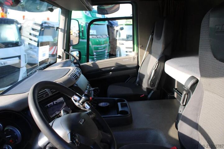 Containertransport (haakarmsysteem) DAF CF 85.460 8X4 + 30  TON VDL hook + euro 5
