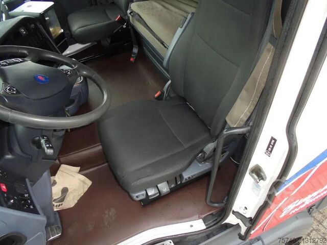 Curtain sided Scania R500 V8 + Euro 5 + Retarder + Lift + 6x2