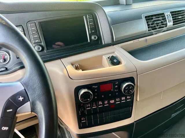 Standard-SZM MAN TGX 18.500 Retarder / Voll Luft / Eu6 /2 x Tank