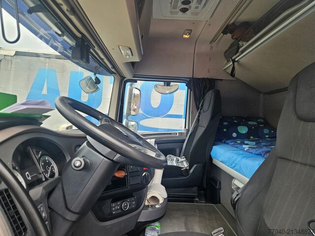 Standard nyergesvontató DAF XF 530 FT Space Cab