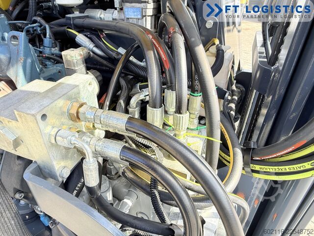 Négyirányú targoncát Combilift CB3000 DIESEL TRIPLEX 5500 FREE-LIFT