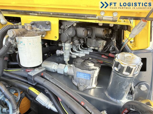 Négyirányú targoncát Combilift CB3000 DIESEL TRIPLEX 5500 FREE-LIFT