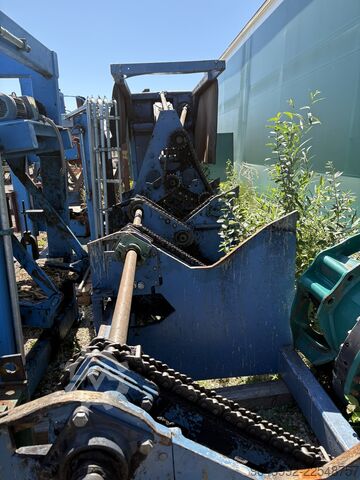Machines pour parcs à grumes Bruks Wurzelreduzierer 1400