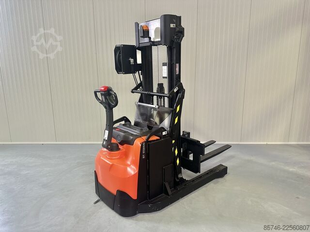 SWE 120 XR * DEMO !! REACH – MAST + Tiltende gafler + Sideskift !! TOYOTA SWE 120 XR * DEMO !!  REACH - MAST  +  Tilting Forks + S.S.  !!