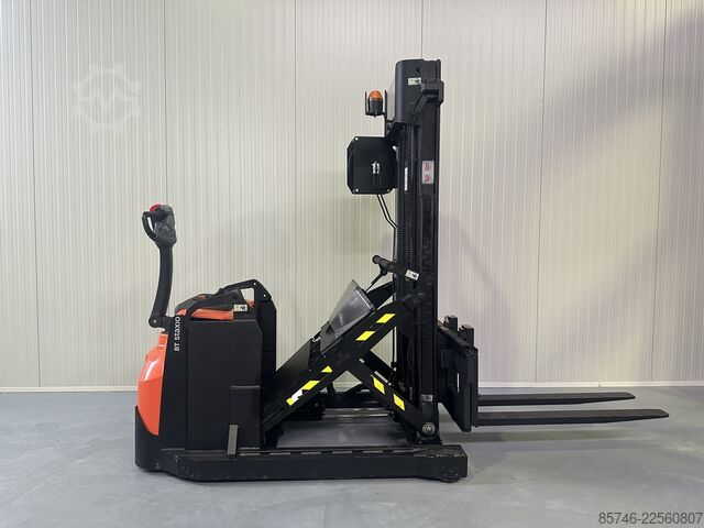 SWE 120 XR * DEMO !! REACH – MAST + Tiltende gafler + Sideskift !! TOYOTA SWE 120 XR * DEMO !!  REACH - MAST  +  Tilting Forks + S.S.  !!