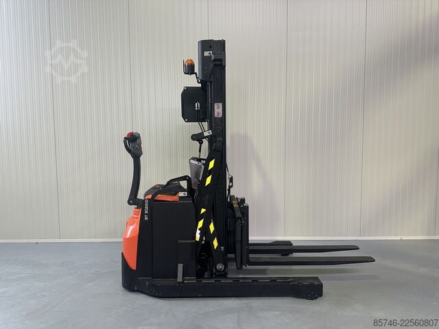 SWE 120 XR * DEMO !! REACH – MAST + Tiltende gafler + Sideskift !! TOYOTA SWE 120 XR * DEMO !!  REACH - MAST  +  Tilting Forks + S.S.  !!