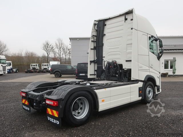 Trattore stradale standard Volvo FH 500 Aero Euro 6 Globetrotter XL Leder Mikrowell