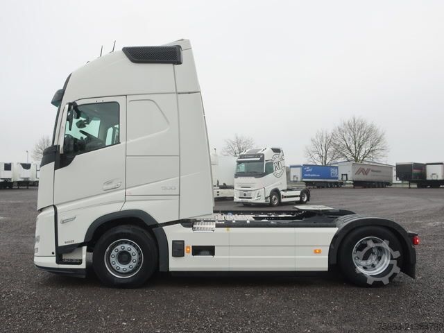 Trattore stradale standard Volvo FH 500 Aero Euro 6 Globetrotter XL Leder Mikrowell