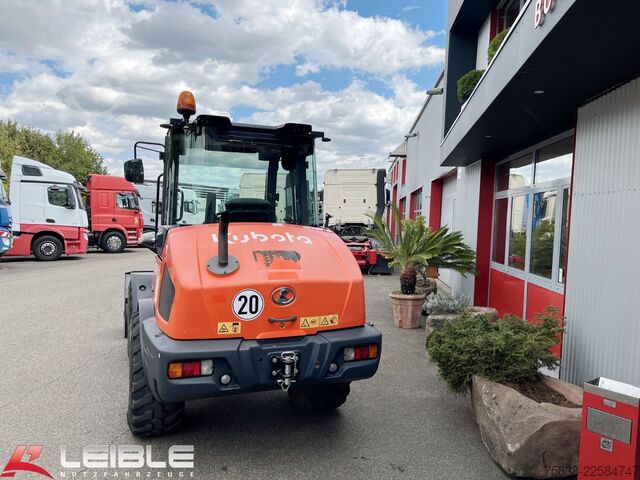 Carregadora de rodas KUBOTA R082*Hydr.Schnellwechsler*Pal.Gabel*nur 539h*