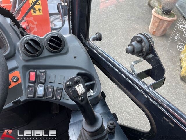Carregadora de rodas KUBOTA R082*Hydr.Schnellwechsler*Pal.Gabel*nur 539h*