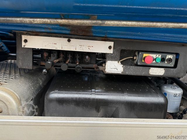 Tippbil MERCEDES-BENZ 3243 Actros MP1 Klima Retarder Funk 4-A-Absetzer