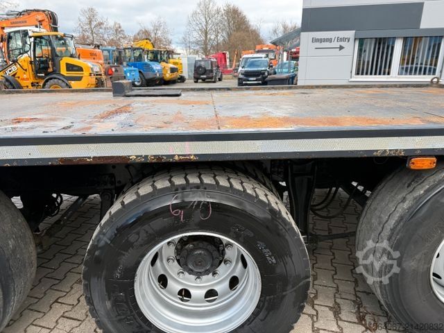Camión portacoches IVECO AS320S50 Baumaschinentransporter hydr. Rampe