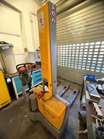Carrello elevatore elettrico JUNGHEINRICH EMC