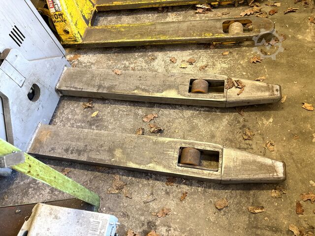 Carrello elevatore elettrico JUNGHEINRICH EMC