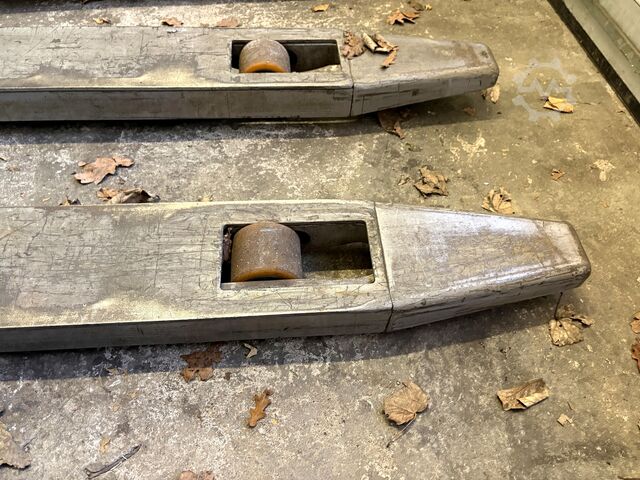 Carrello elevatore elettrico JUNGHEINRICH EMC