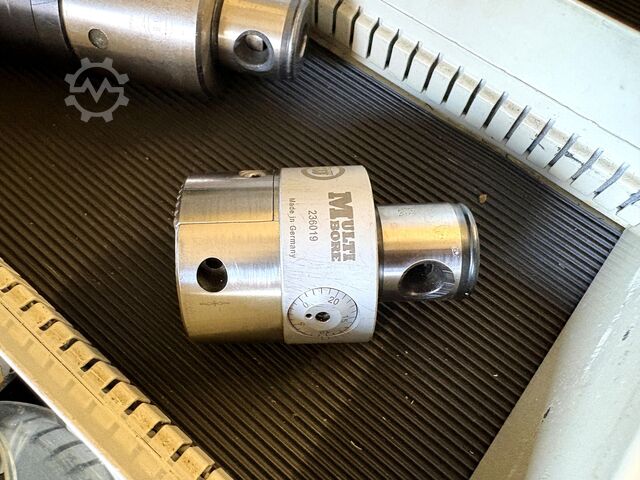 Armadio a cassetti per officina con contenuto KIND nan