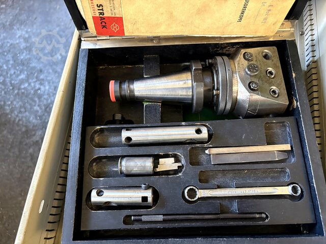 Armadio a cassetti per officina con contenuto KIND nan