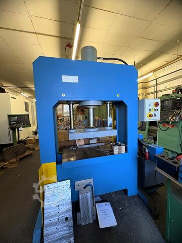 Υδραυλική πρέσα KNUTH KP 100