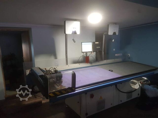 Mașină de tăiat țesături Atom flash cut 888