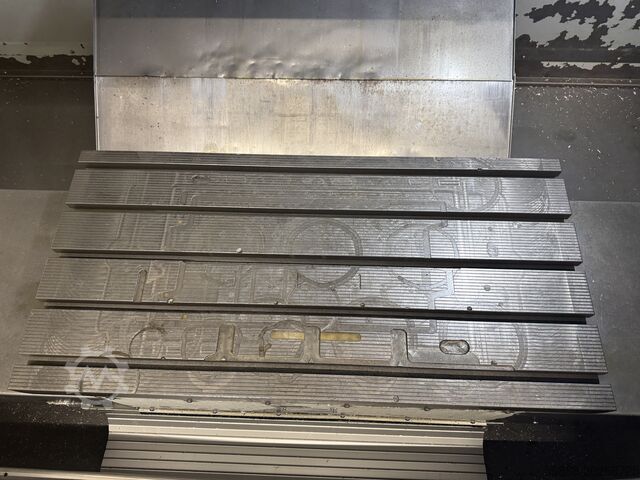 Verticale verspanen center BRIDGEPORT VMC800-22