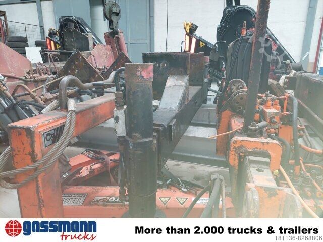 Auto-dizalica montirana na kamionu  Versch. Abstützung für Kräne, mehrfach