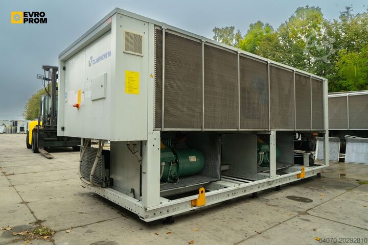 Chiller/pompă de căldură Used Aircooled chiller CLIMAVENETA FOCS N LN CA 2622 564kW/586kW  2015 yom
