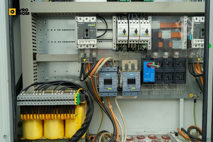 Chiller/pompă de căldură Used Aircooled chiller CLIMAVENETA FOCS N LN CA 2622 564kW/586kW  2015 yom