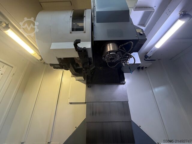 Centru vertical de prelucrare Akira Seiki 4.5 XP