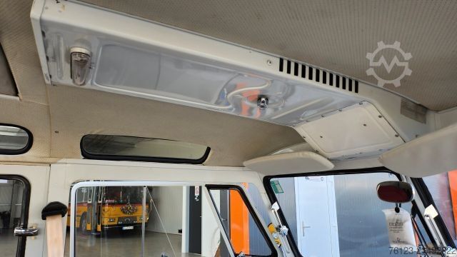 Minibusz VOLKSWAGEN T 1 Samba mit Safarifenster