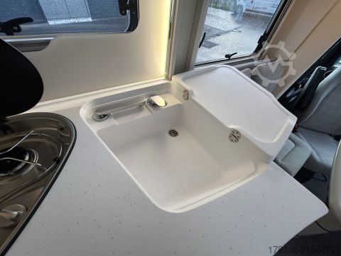 Yarı entegre karavan Eura Mobil Contura 766 EF