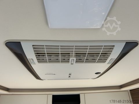 Yarı entegre karavan Eura Mobil Contura 766 EF