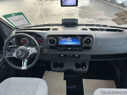 Yarı entegre karavan Eura Mobil Contura 766 EF