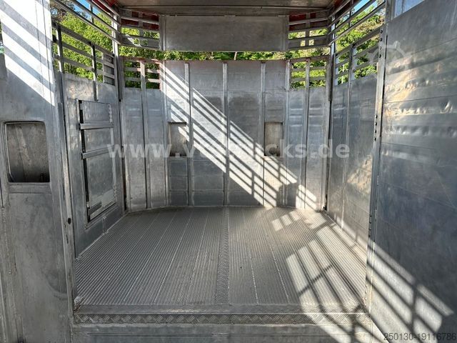 Pferdeanhänger PEZZIOLI 2.Stock Lüfter Tränke Cattle Cruiser